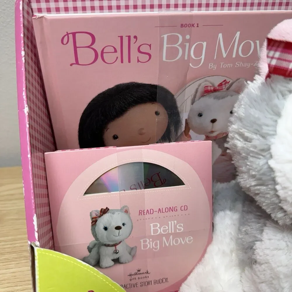 NEW Hallmark Interactive Story Buddy 2013 Bell's Big Move Plush CD Book Set Pup